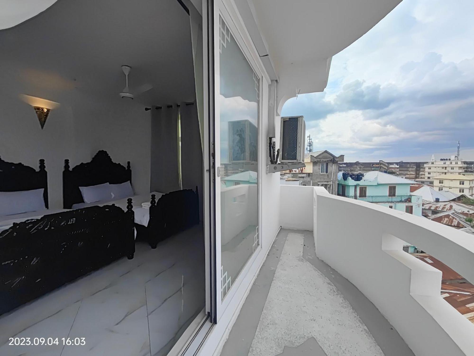 Ayaa Luxury 4th Floor *
